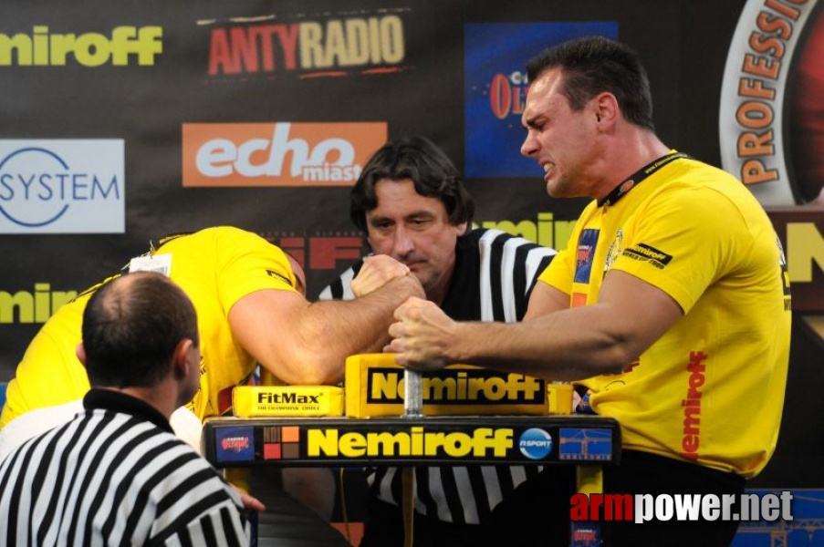 Nemiroff 2009 - Day 2 - Right hand # Siłowanie na ręce # Armwrestling # Armpower.net