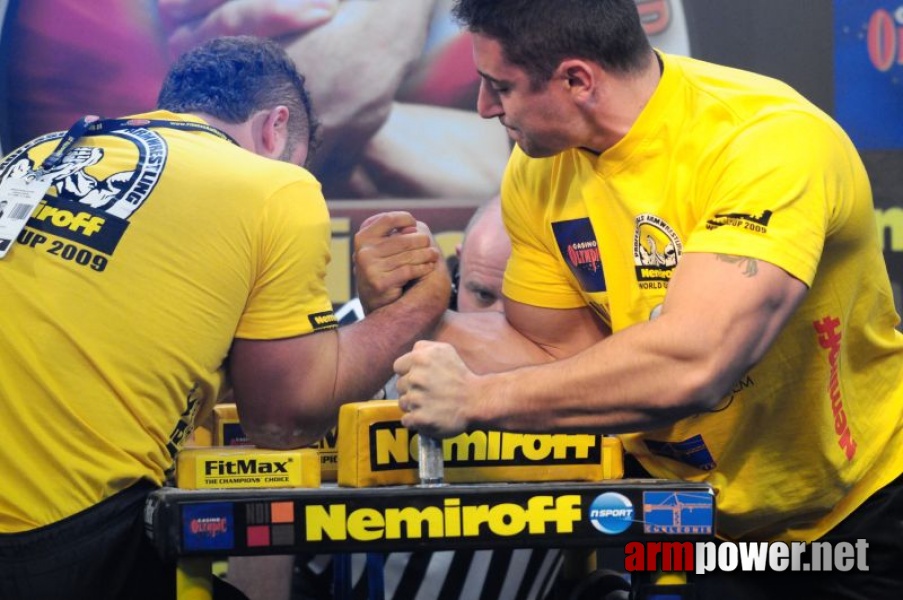 Nemiroff 2009 - Day 2 - Right hand # Siłowanie na ręce # Armwrestling # Armpower.net