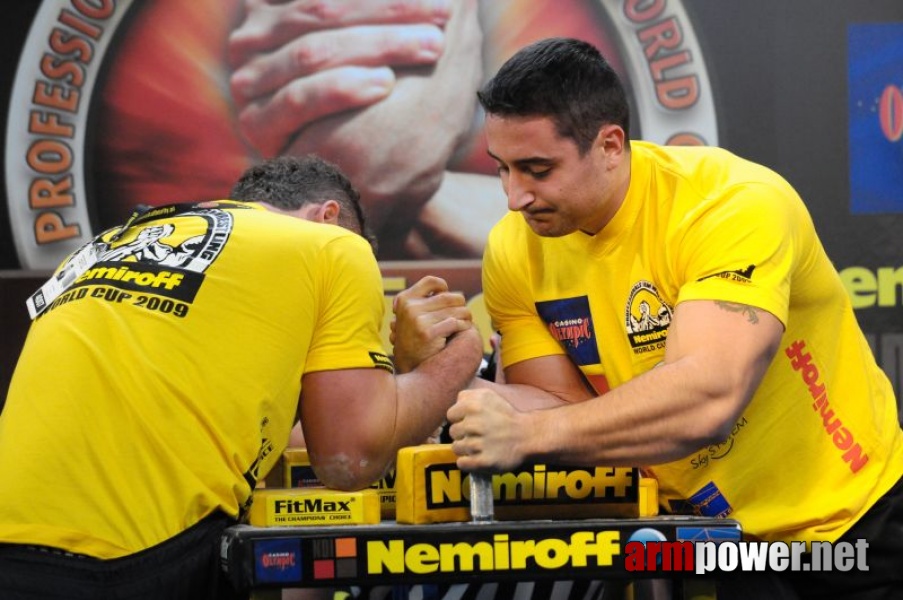 Nemiroff 2009 - Day 2 - Right hand # Armwrestling # Armpower.net