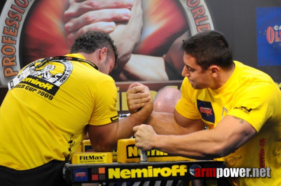 Nemiroff 2009 - Day 2 - Right hand # Siłowanie na ręce # Armwrestling # Armpower.net