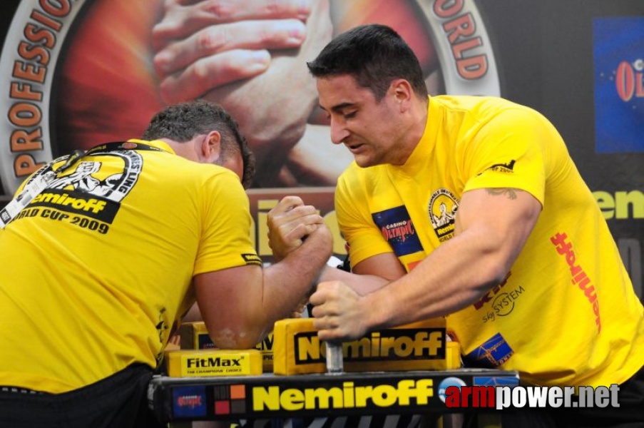 Nemiroff 2009 - Day 2 - Right hand # Siłowanie na ręce # Armwrestling # Armpower.net