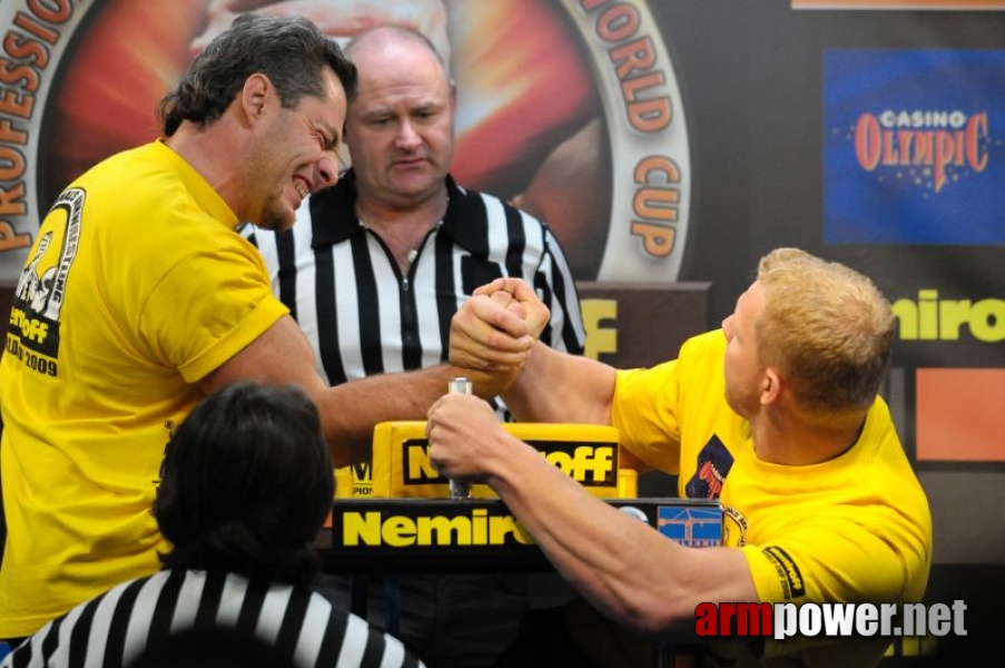 Nemiroff 2009 - Day 2 - Right hand # Siłowanie na ręce # Armwrestling # Armpower.net