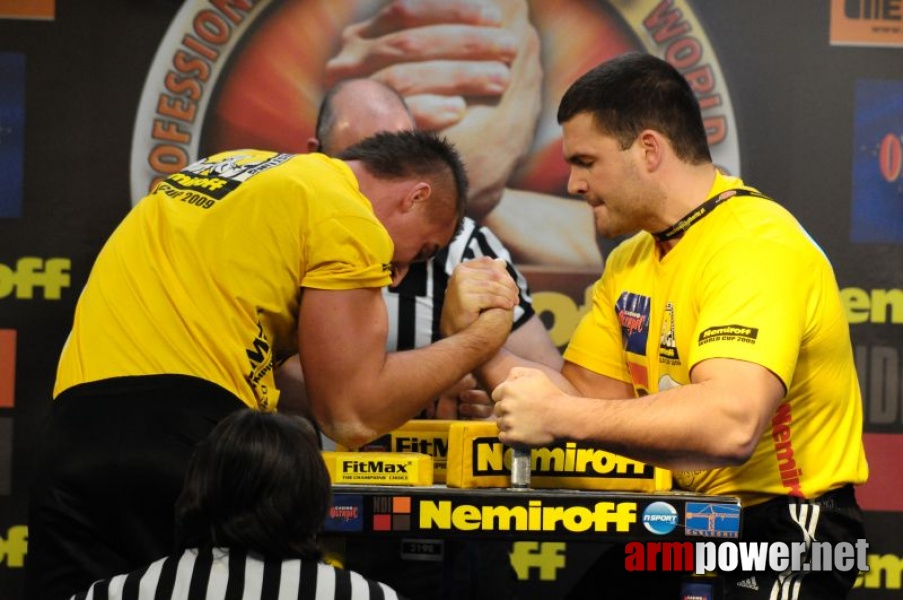 Nemiroff 2009 - Day 2 - Right hand # Siłowanie na ręce # Armwrestling # Armpower.net