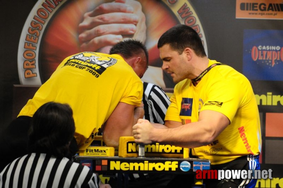 Nemiroff 2009 - Day 2 - Right hand # Armwrestling # Armpower.net