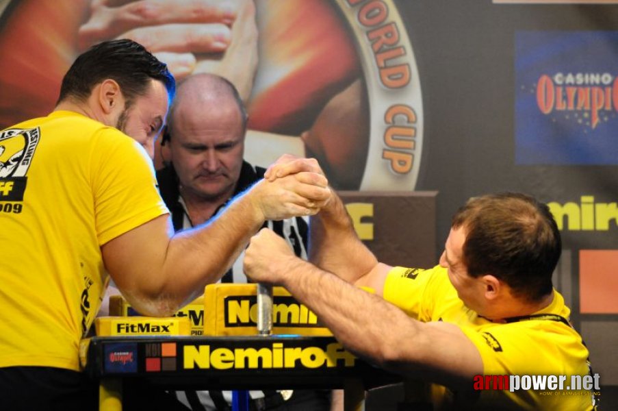 Nemiroff 2009 - Day 2 - Right hand # Armwrestling # Armpower.net