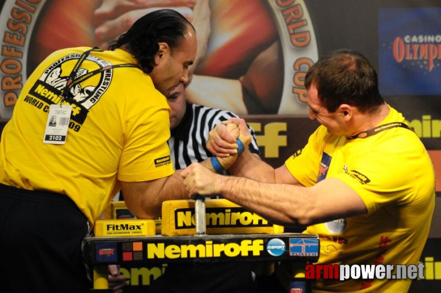 Nemiroff 2009 - Day 2 - Right hand # Siłowanie na ręce # Armwrestling # Armpower.net