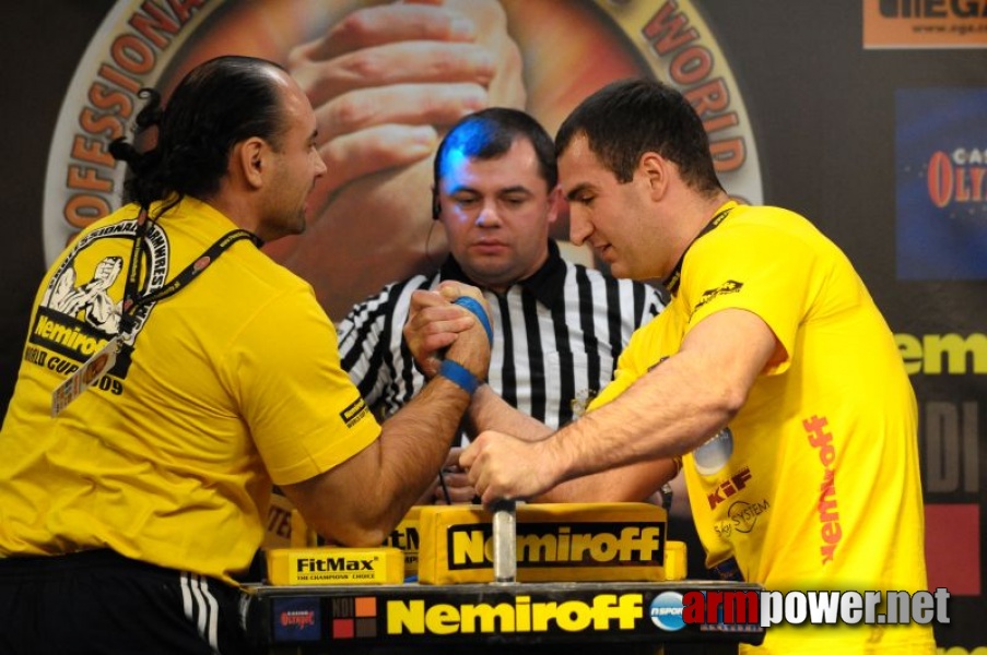 Nemiroff 2009 - Day 2 - Right hand # Siłowanie na ręce # Armwrestling # Armpower.net