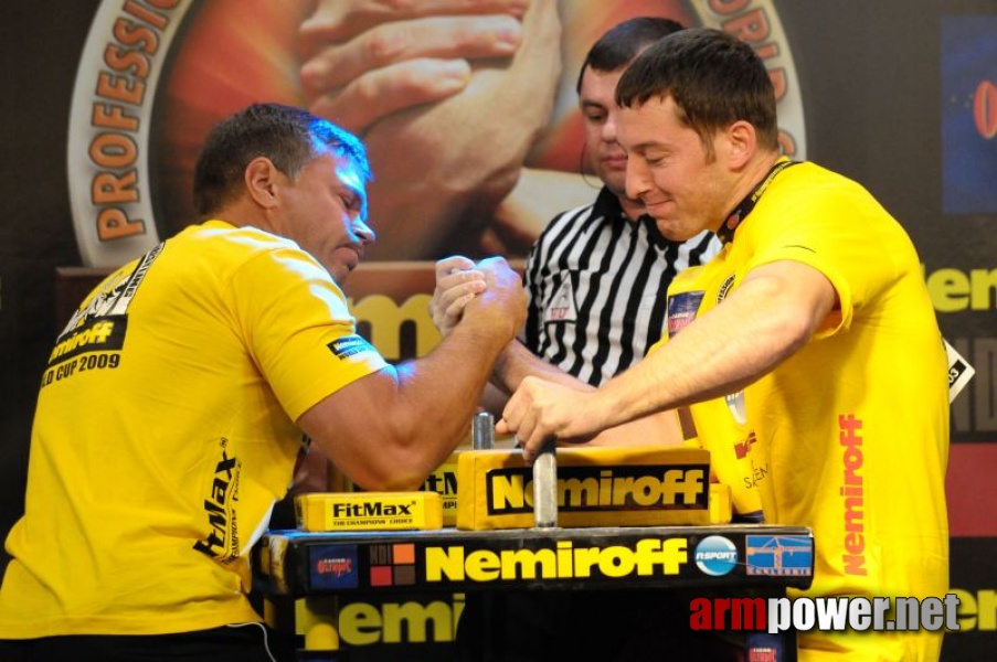 Nemiroff 2009 - Day 2 - Right hand # Armwrestling # Armpower.net