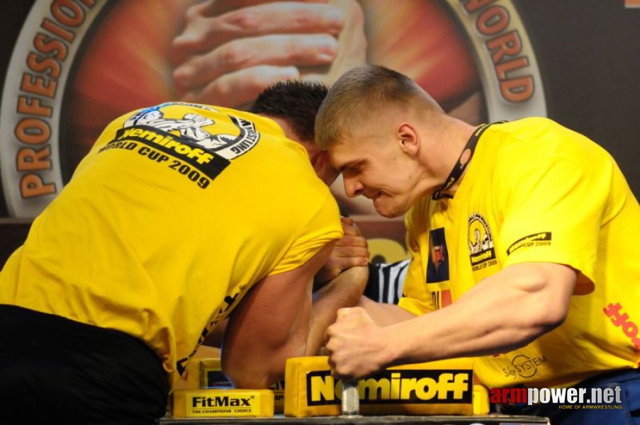 Nemiroff 2009 - Day 2 - Right hand # Siłowanie na ręce # Armwrestling # Armpower.net