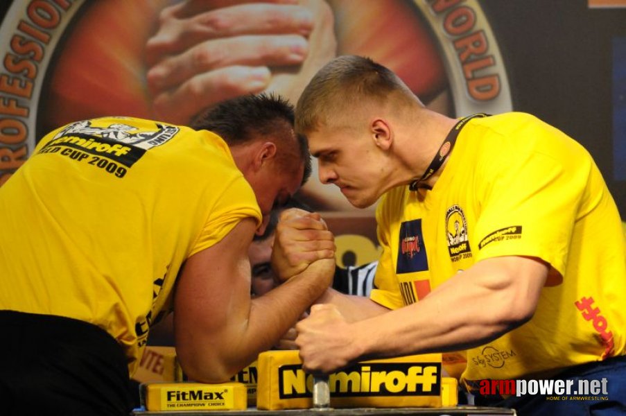 Nemiroff 2009 - Day 2 - Right hand # Siłowanie na ręce # Armwrestling # Armpower.net