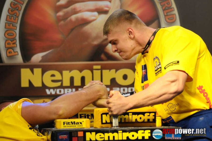 Nemiroff 2009 - Day 2 - Right hand # Siłowanie na ręce # Armwrestling # Armpower.net