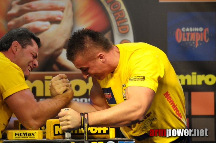 Nemiroff 2009 - Day 2 - Right hand # Siłowanie na ręce # Armwrestling # Armpower.net