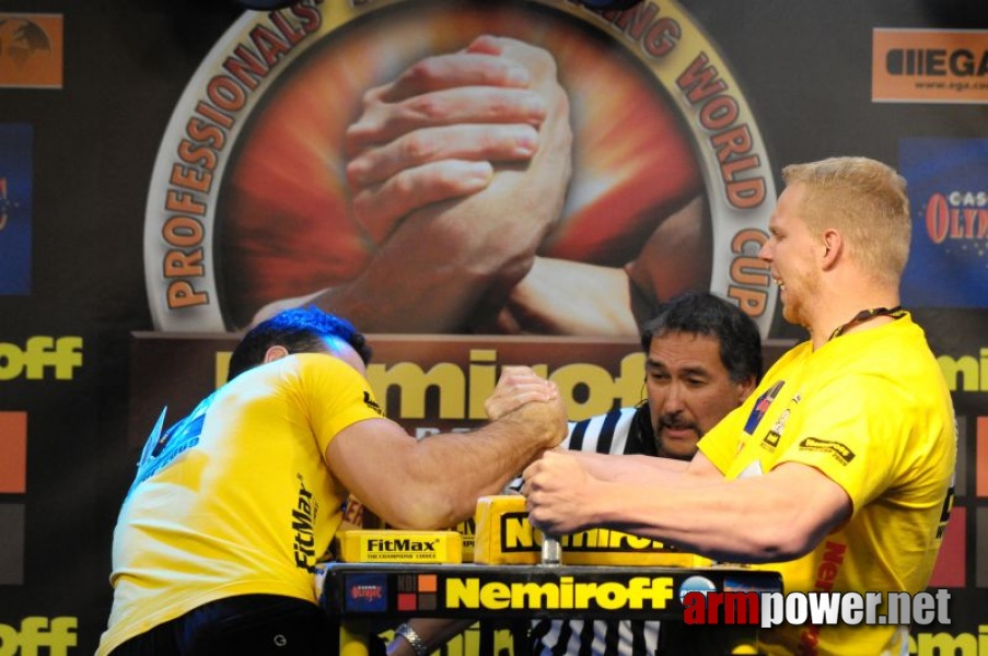 Nemiroff 2009 - Day 2 - Right hand # Siłowanie na ręce # Armwrestling # Armpower.net