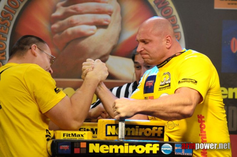 Nemiroff 2009 - Day 2 - Right hand # Siłowanie na ręce # Armwrestling # Armpower.net