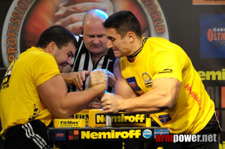 Nemiroff 2009 - Day 2 - Right hand # Armwrestling # Armpower.net