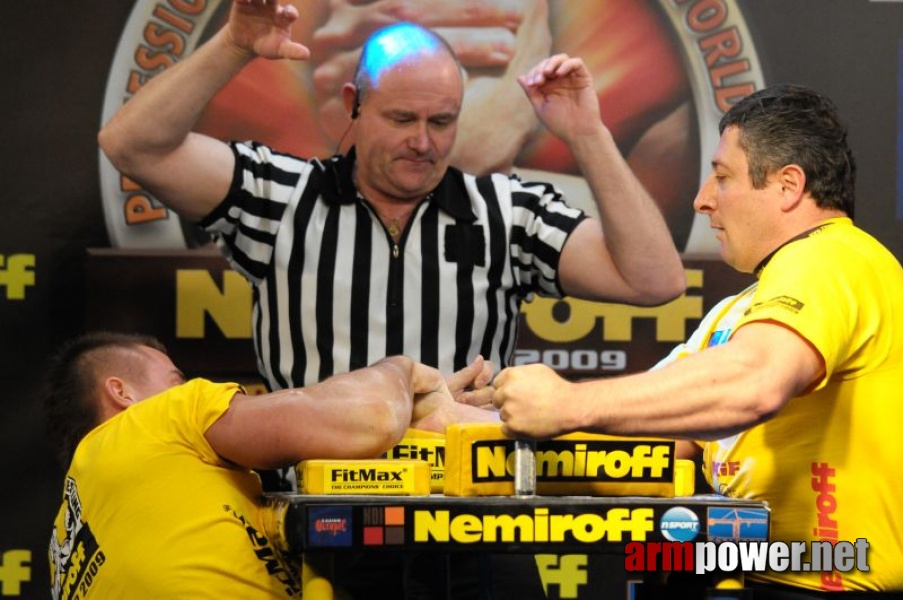 Nemiroff 2009 - Day 2 - Right hand # Armwrestling # Armpower.net