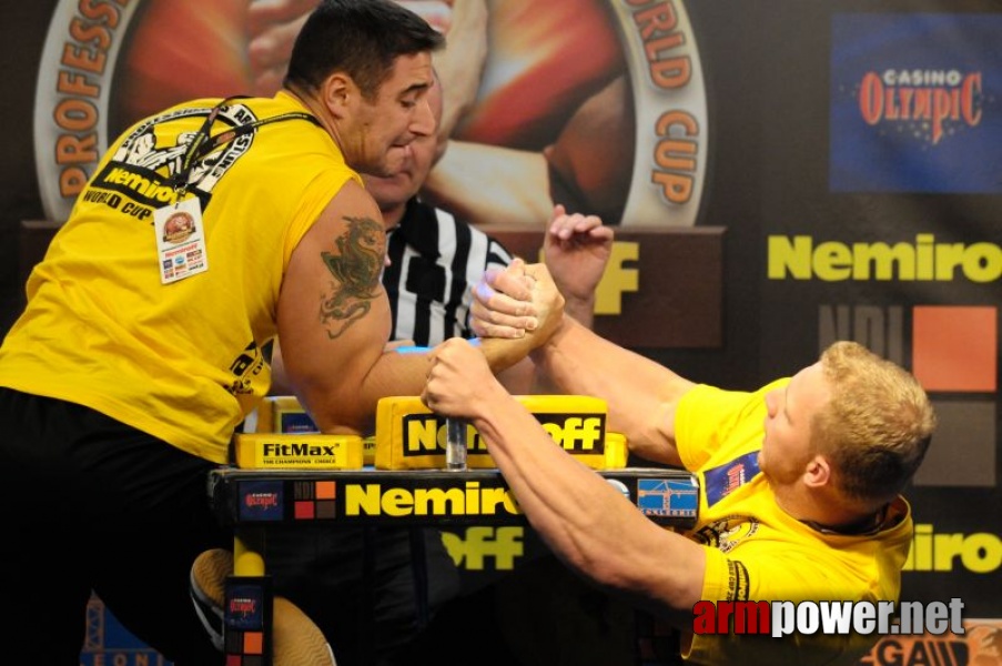 Nemiroff 2009 - Day 2 - Right hand # Siłowanie na ręce # Armwrestling # Armpower.net