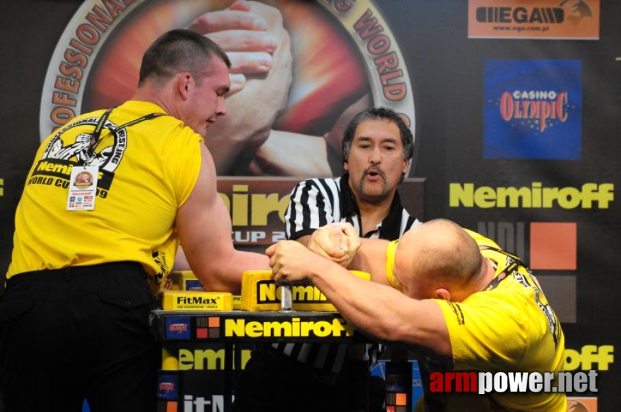 Nemiroff 2009 - Day 2 - Right hand # Armwrestling # Armpower.net