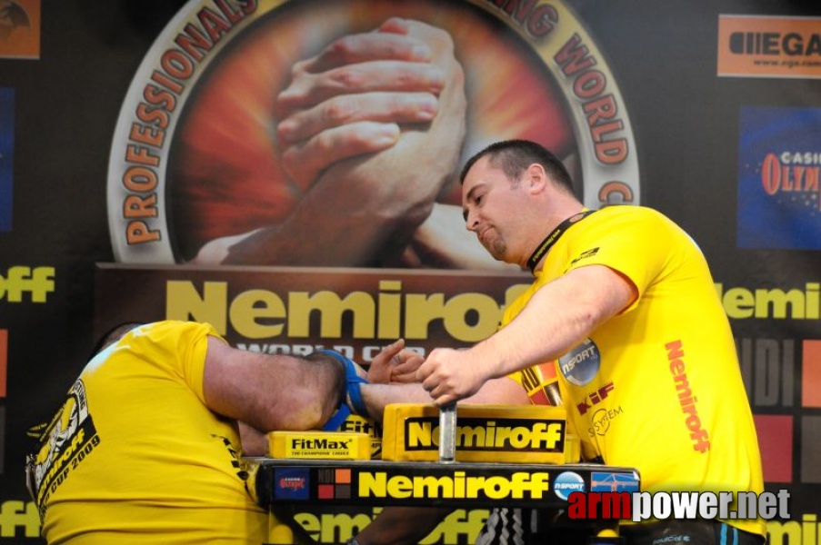 Nemiroff 2009 - Day 2 - Right hand # Siłowanie na ręce # Armwrestling # Armpower.net