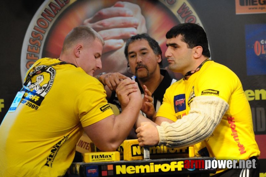 Nemiroff 2009 - Day 2 - Right hand # Siłowanie na ręce # Armwrestling # Armpower.net