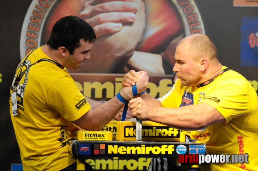 Nemiroff 2009 - Day 2 - Right hand # Siłowanie na ręce # Armwrestling # Armpower.net