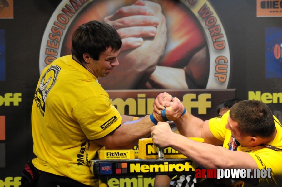 Nemiroff 2009 - Day 2 - Right hand # Siłowanie na ręce # Armwrestling # Armpower.net