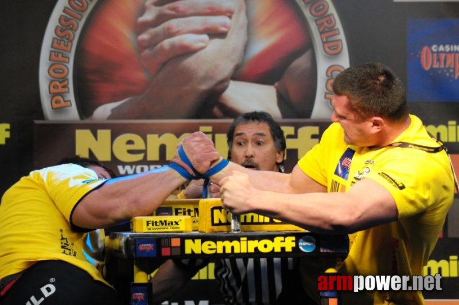 Nemiroff 2009 - Day 2 - Right hand # Siłowanie na ręce # Armwrestling # Armpower.net