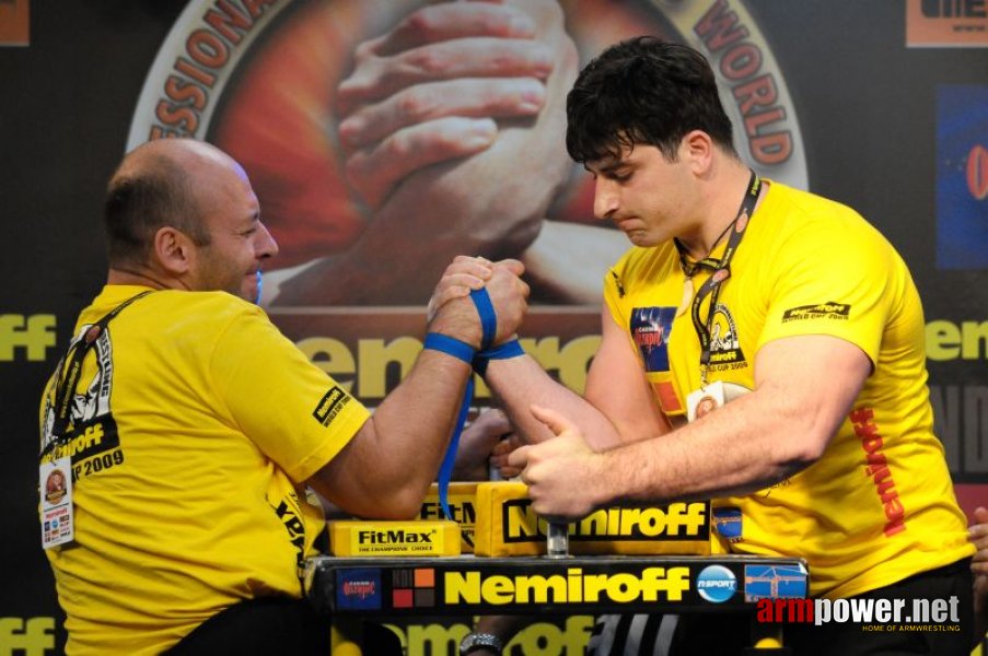 Nemiroff 2009 - Day 2 - Right hand # Siłowanie na ręce # Armwrestling # Armpower.net