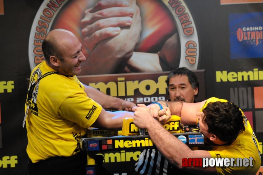 Nemiroff 2009 - Day 2 - Right hand # Armwrestling # Armpower.net