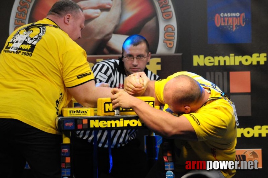 Nemiroff 2009 - Day 2 - Right hand # Siłowanie na ręce # Armwrestling # Armpower.net