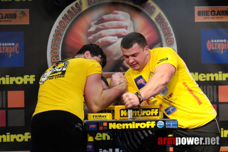 Nemiroff 2009 - Day 2 - Right hand # Siłowanie na ręce # Armwrestling # Armpower.net