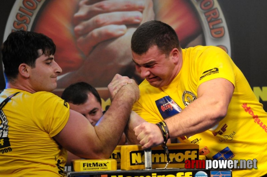 Nemiroff 2009 - Day 2 - Right hand # Siłowanie na ręce # Armwrestling # Armpower.net