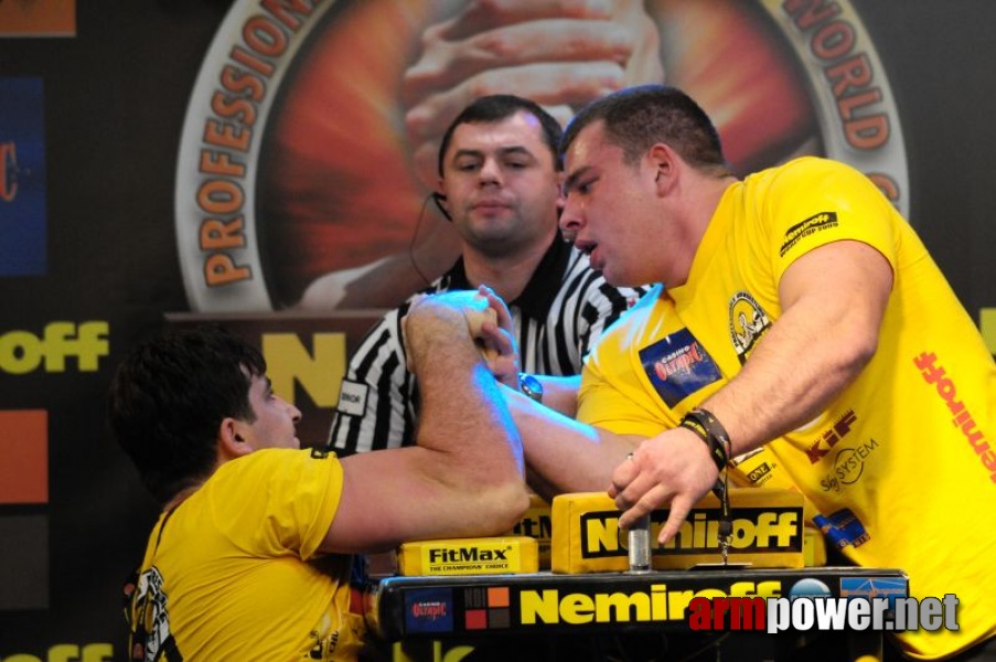 Nemiroff 2009 - Day 2 - Right hand # Siłowanie na ręce # Armwrestling # Armpower.net