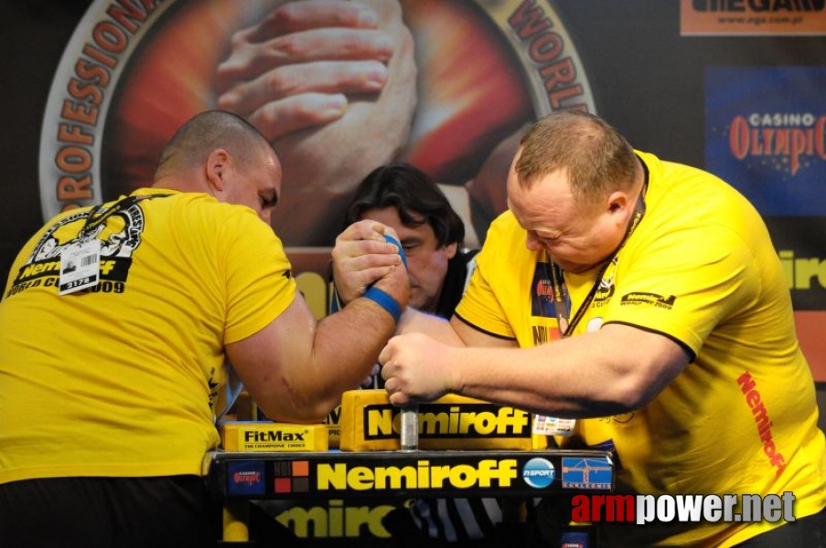 Nemiroff 2009 - Day 2 - Right hand # Armwrestling # Armpower.net