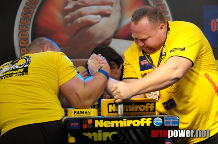 Nemiroff 2009 - Day 2 - Right hand # Armwrestling # Armpower.net