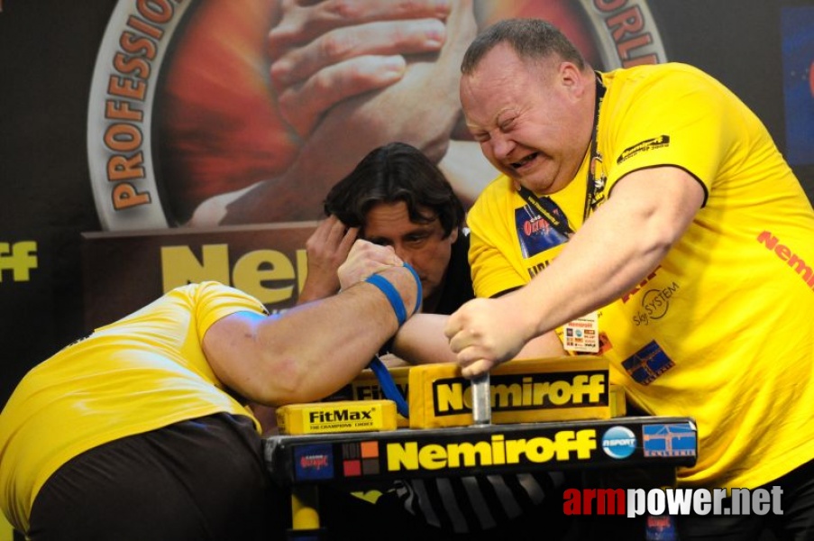 Nemiroff 2009 - Day 2 - Right hand # Siłowanie na ręce # Armwrestling # Armpower.net