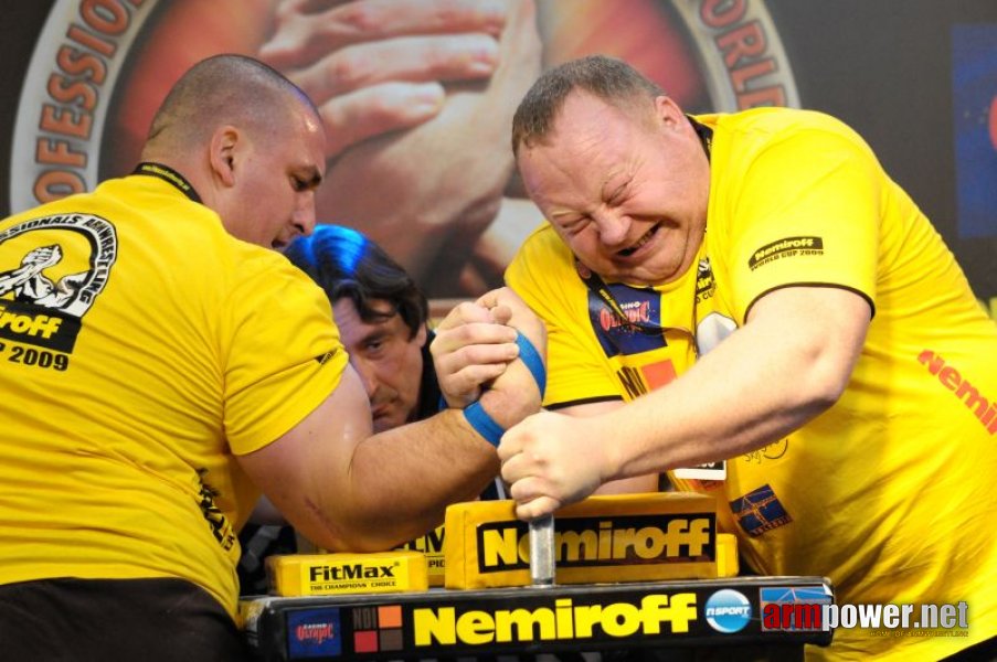 Nemiroff 2009 - Day 2 - Right hand # Armwrestling # Armpower.net