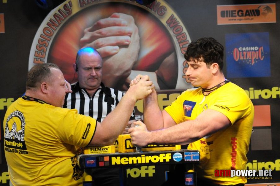 Nemiroff 2009 - Day 2 - Right hand # Siłowanie na ręce # Armwrestling # Armpower.net