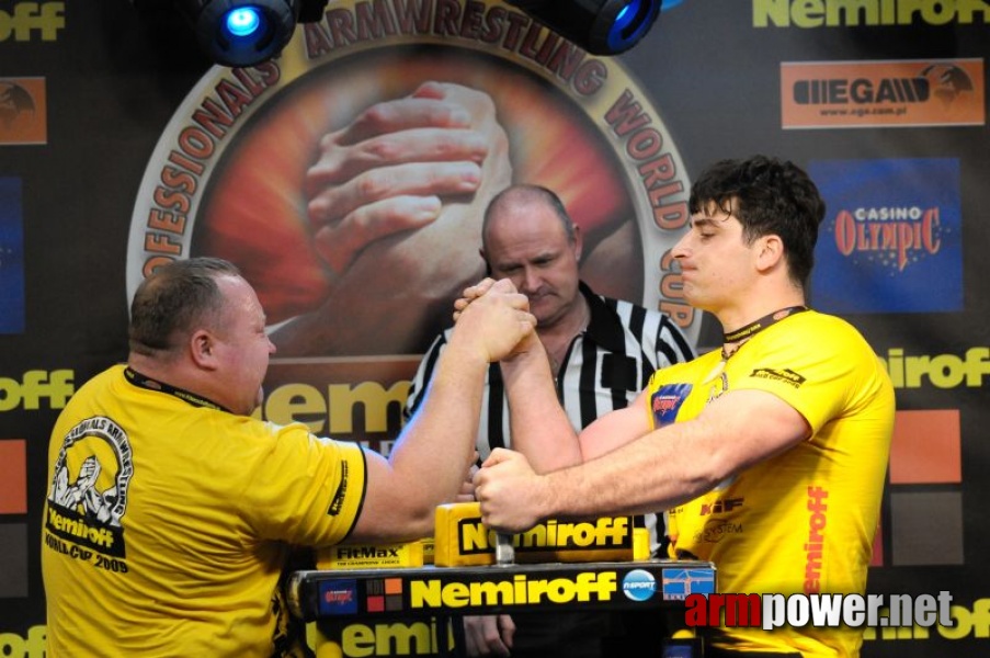 Nemiroff 2009 - Day 2 - Right hand # Siłowanie na ręce # Armwrestling # Armpower.net