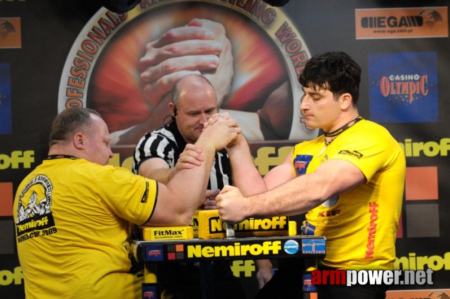 Nemiroff 2009 - Day 2 - Right hand # Siłowanie na ręce # Armwrestling # Armpower.net