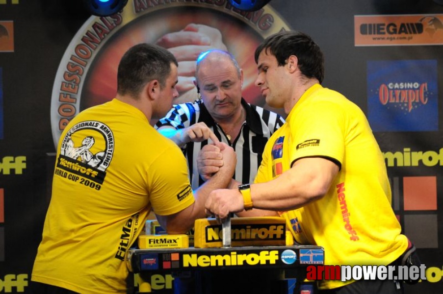 Nemiroff 2009 - Day 2 - Right hand # Armwrestling # Armpower.net