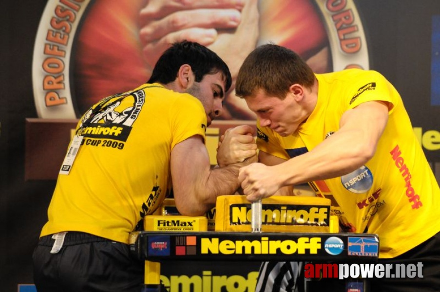 Nemiroff 2009 - Day 2 - Right hand # Armwrestling # Armpower.net