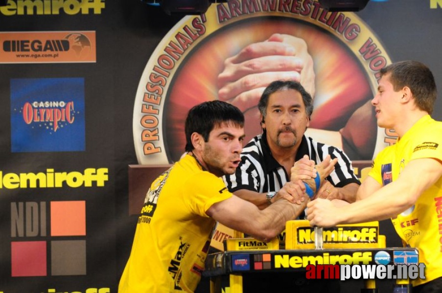 Nemiroff 2009 - Day 2 - Right hand # Armwrestling # Armpower.net