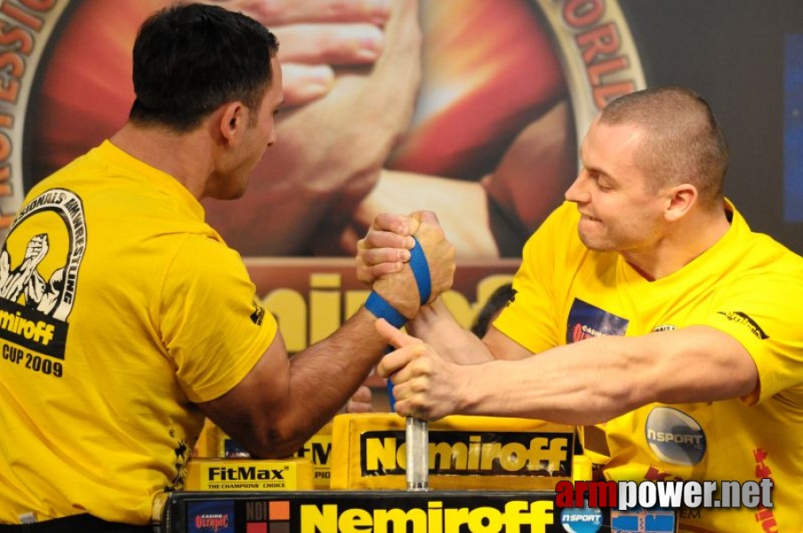 Nemiroff 2009 - Day 2 - Right hand # Armwrestling # Armpower.net