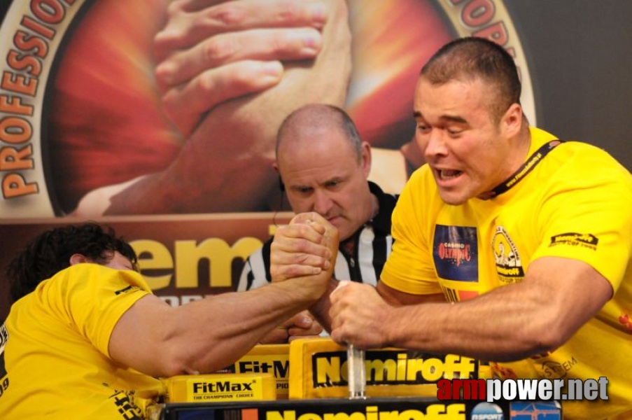 Nemiroff 2009 - Day 2 - Right hand # Armwrestling # Armpower.net