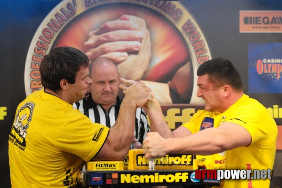 Nemiroff 2009 - Day 2 - Right hand # Siłowanie na ręce # Armwrestling # Armpower.net