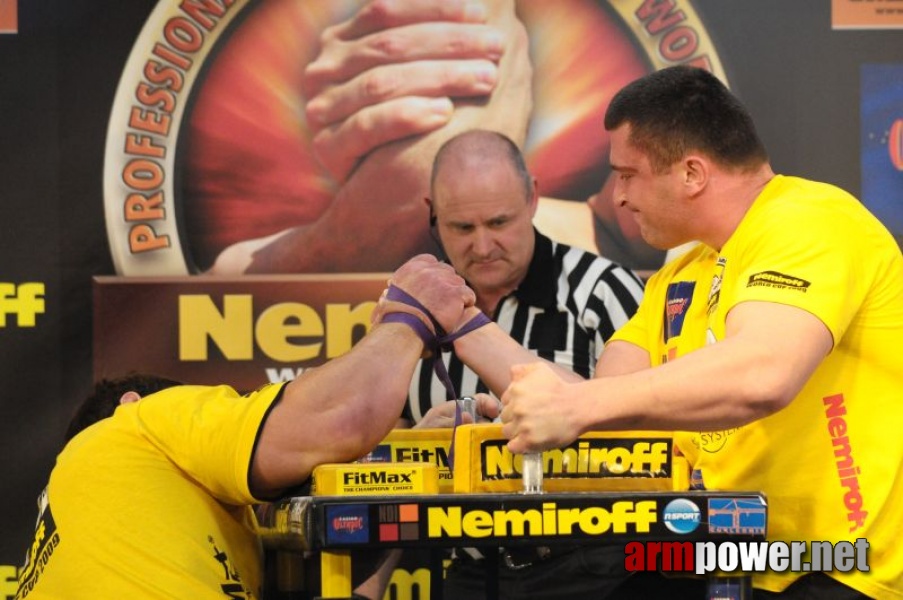 Nemiroff 2009 - Day 2 - Right hand # Armwrestling # Armpower.net