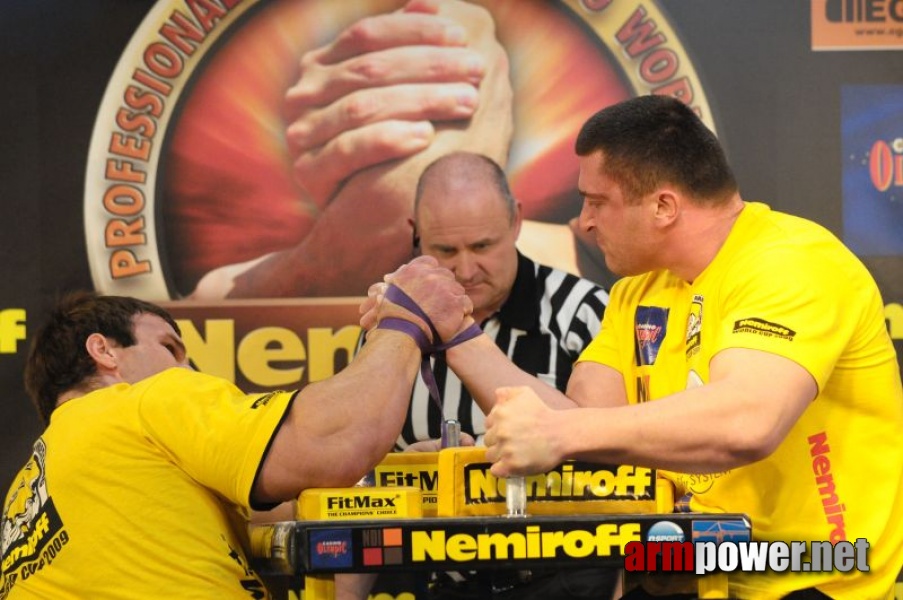 Nemiroff 2009 - Day 2 - Right hand # Siłowanie na ręce # Armwrestling # Armpower.net