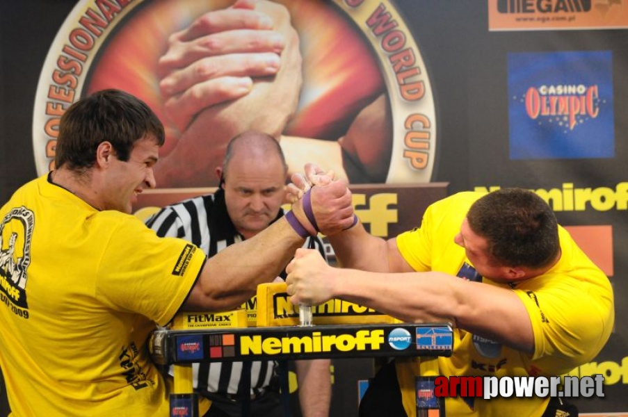 Nemiroff 2009 - Day 2 - Right hand # Siłowanie na ręce # Armwrestling # Armpower.net