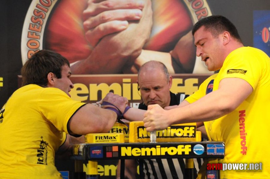 Nemiroff 2009 - Day 2 - Right hand # Siłowanie na ręce # Armwrestling # Armpower.net